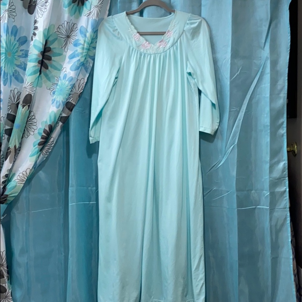 Vintage winter nightgown Small. Perfect for Wendy from Peter Pan costume